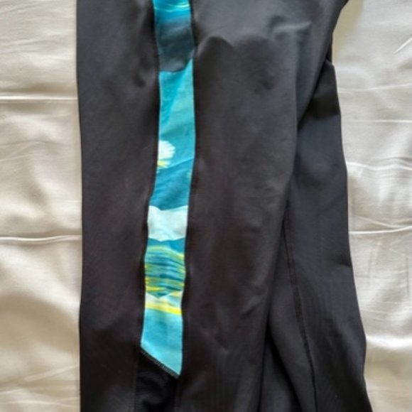 Reebok Women's Leggings SIZE M **BLACK WITH COLOR SIDE PANELS** - Picture 4 of 9